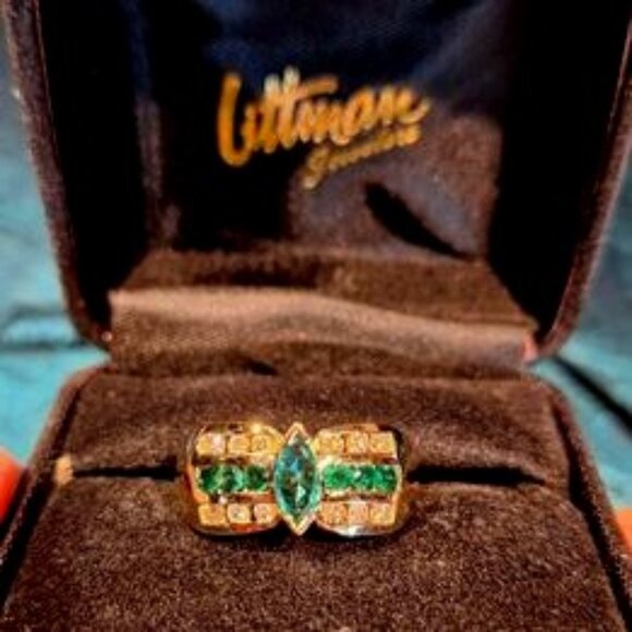 Jewelry - Genuine Emerald & Diamond 14kt yellow gold fashion ring